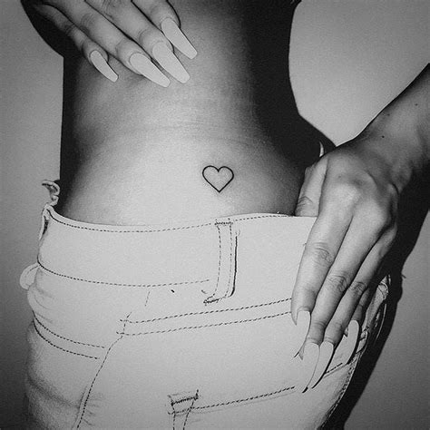 tatuaje en pompa mujer|94 ideas de Tatuajes en las pompis 